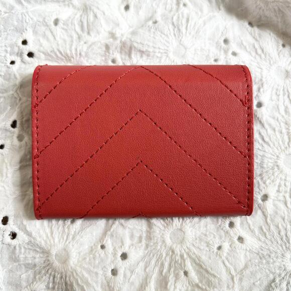 Fashion Brand Red Quilted Cardholder Wallet Mini Wallet 4 inches x 3 inches - Picture 3 of 4
